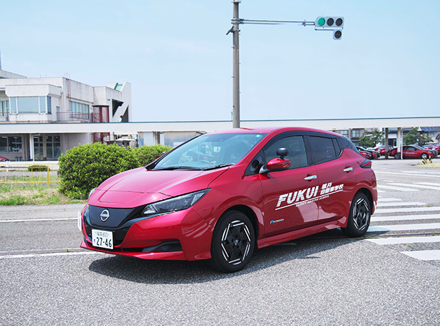 スタイリッシュな教習車